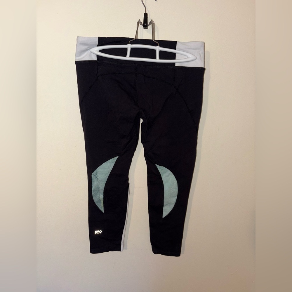 Splits 59 Cropped Leggings Size Medium - Picture 2 of 8